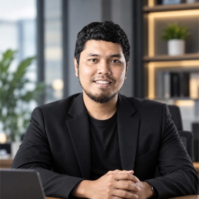 Wiryo Saputra, the person behind Designlof.